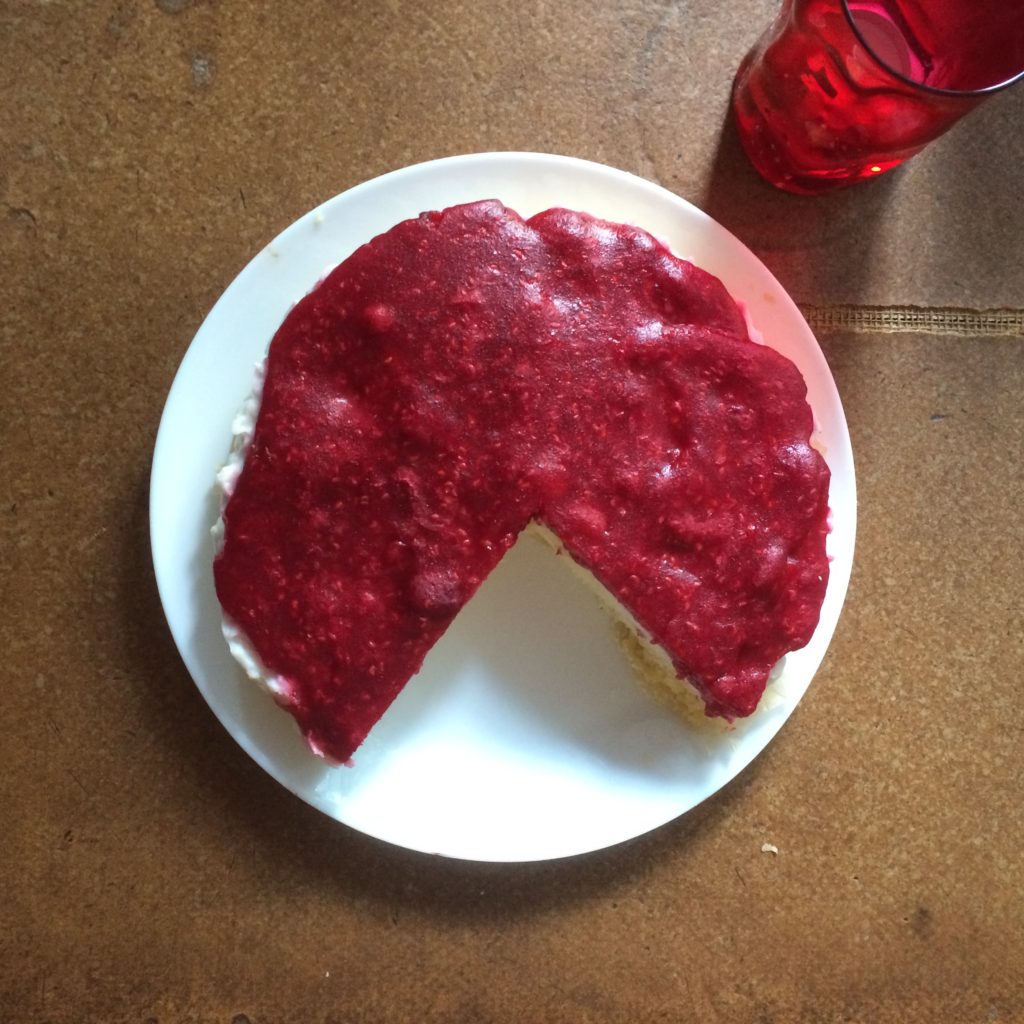 Kokoscreme-Himbeer-Kuchen mit Orangennote