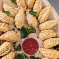 Culurgionis d'Ogliastra / Sardische Teigtaschen / Dip